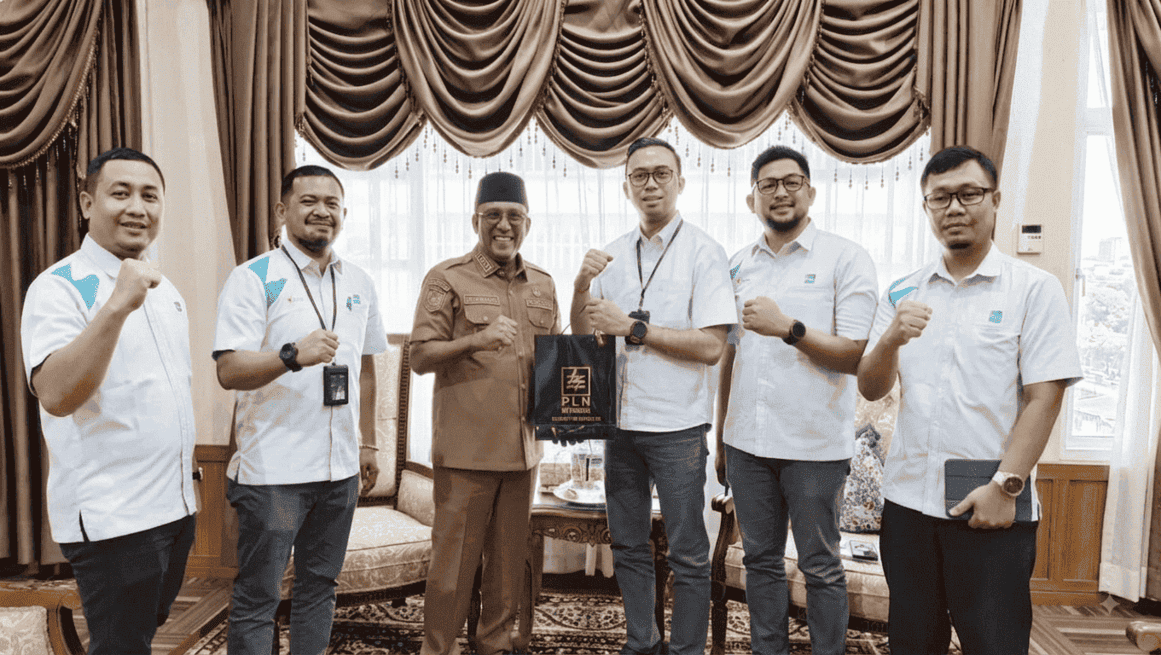 Bupati Malteng dan PLN Unit Masohi (1)